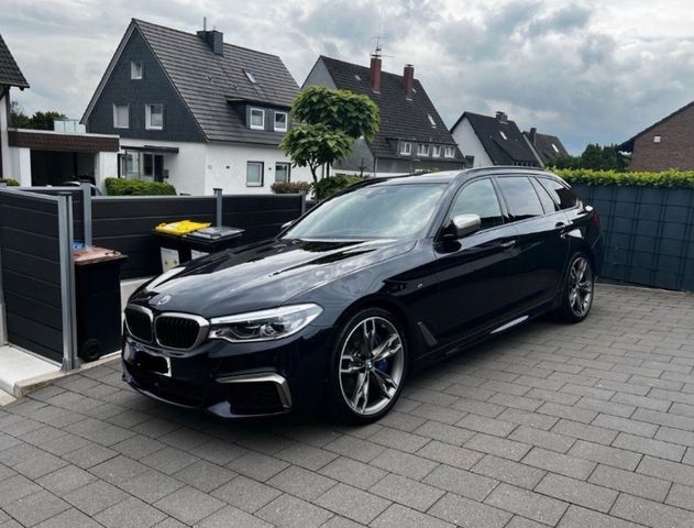 BMW M550d xDrive Touring A -
