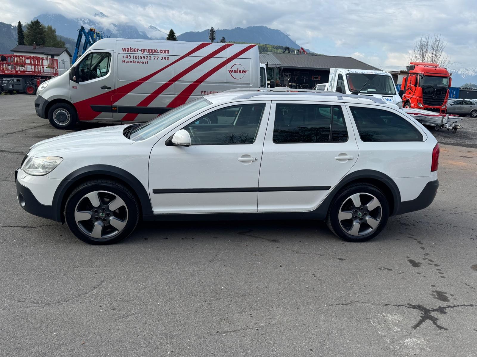 Skoda Octavia Combi Scout 4X4 2.0 TDI - Standheizung
