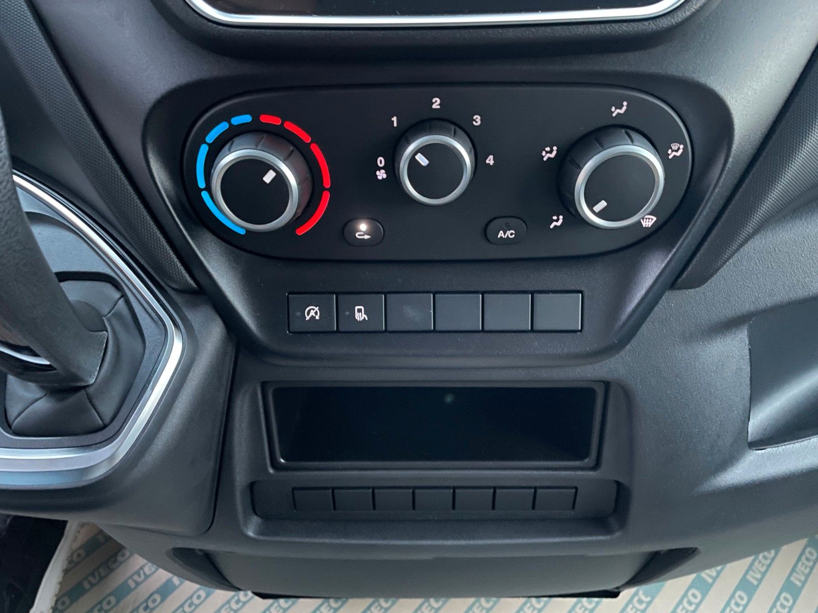 Fahrzeugabbildung Iveco Daily 35S14 A8*R3.450mm*Automatik*Kamera*2Sitze*