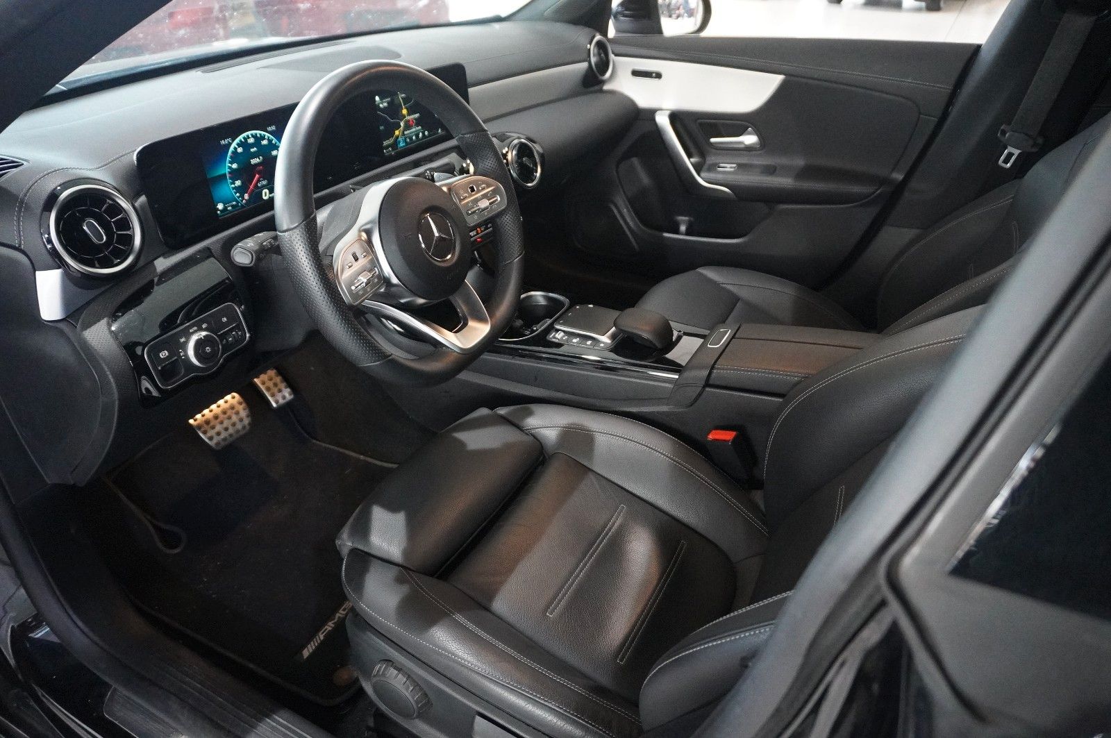 Fahrzeugabbildung Mercedes-Benz CLA SB 200 AMG LINE 7G-DCT NAVI/LED/KAMERA/DAB+