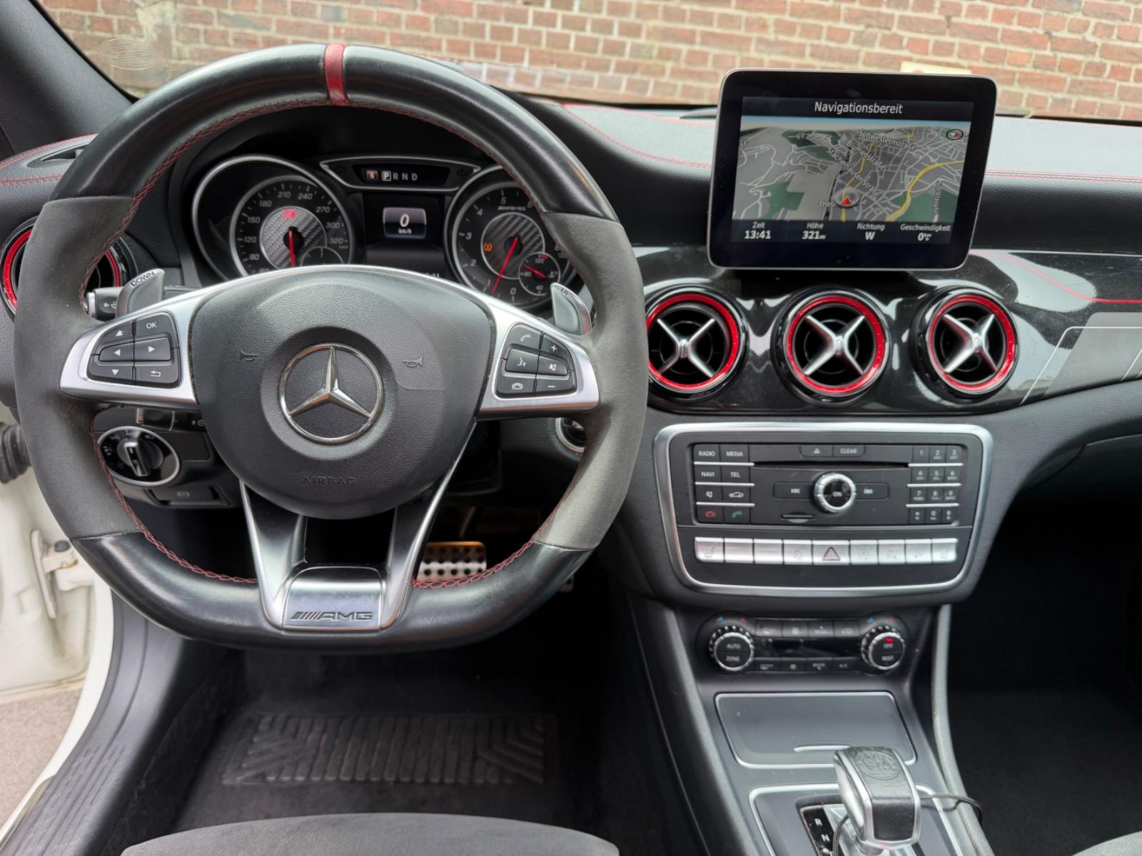 MERCEDES-BENZ CLA 45 AMG 381ch 4MATIC PERFORMANCE PANO MEMORY CARBON ÉCHAPP PERFORMANCE