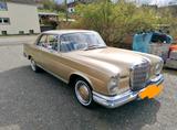 Mercedes-Benz 220