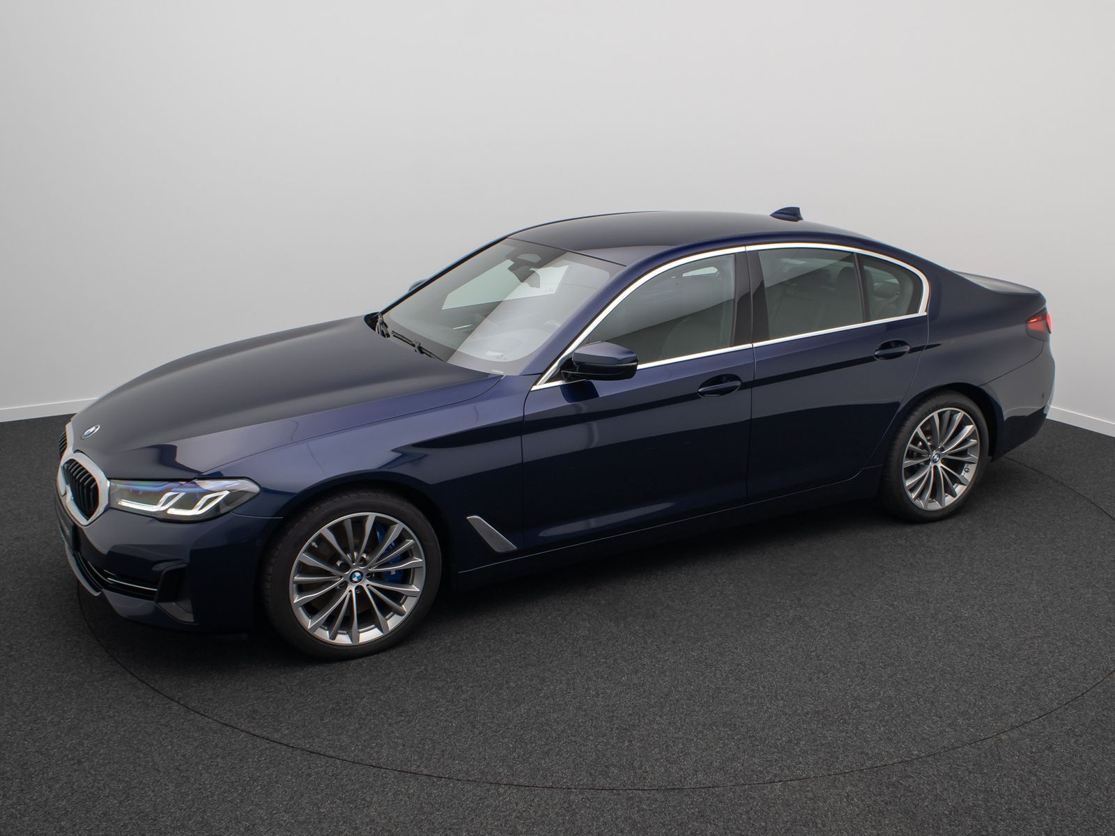 Fahrzeugabbildung BMW 540d xD DisplKey Laser DAB MSport HUD H/K 19Zoll