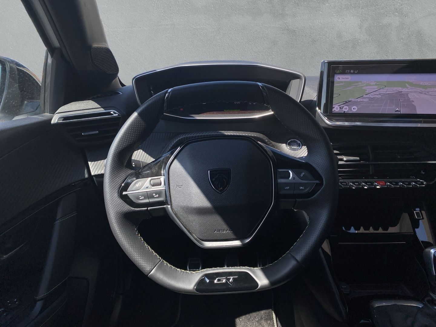 Fahrzeugabbildung Peugeot 208 GT 1.2 PureTech 100 EU6e *Navi*RFK*Sitzh.*LE