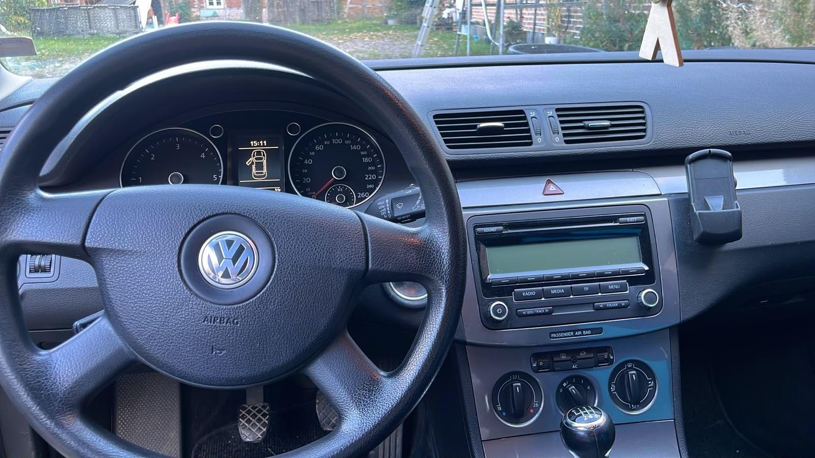 Volkswagen Passat 2009 — photo 13