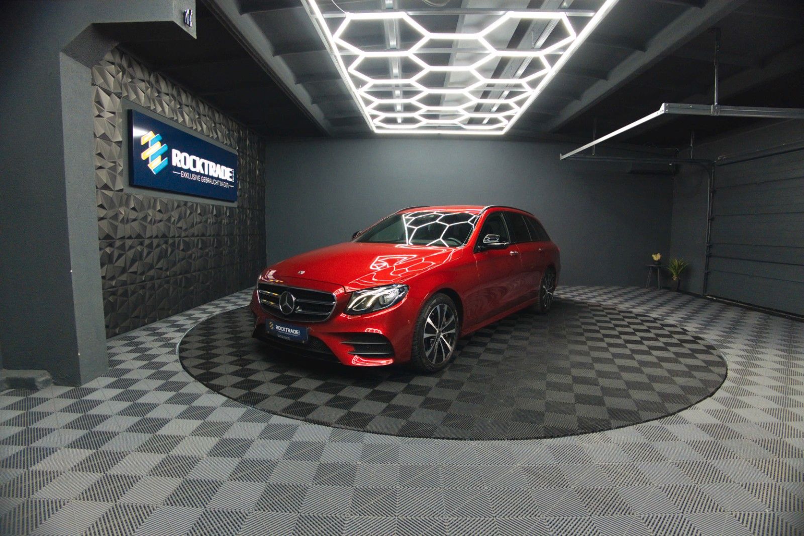 Fahrzeugabbildung Mercedes-Benz E 400d T 4Matic AMG Night-Paket ACC Widescreen