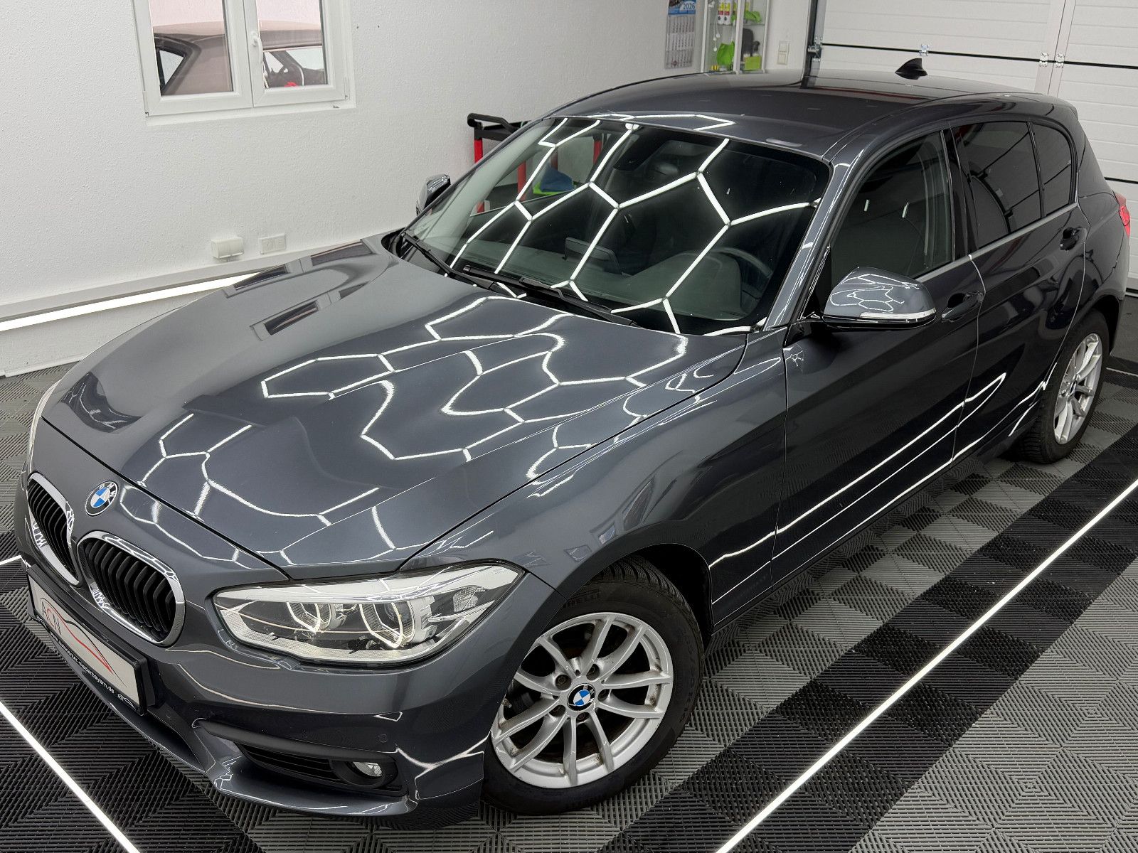 Fahrzeugabbildung BMW 118 i Aut. Advantage/NAVI BUSINESS/KLIMAAUT./LED