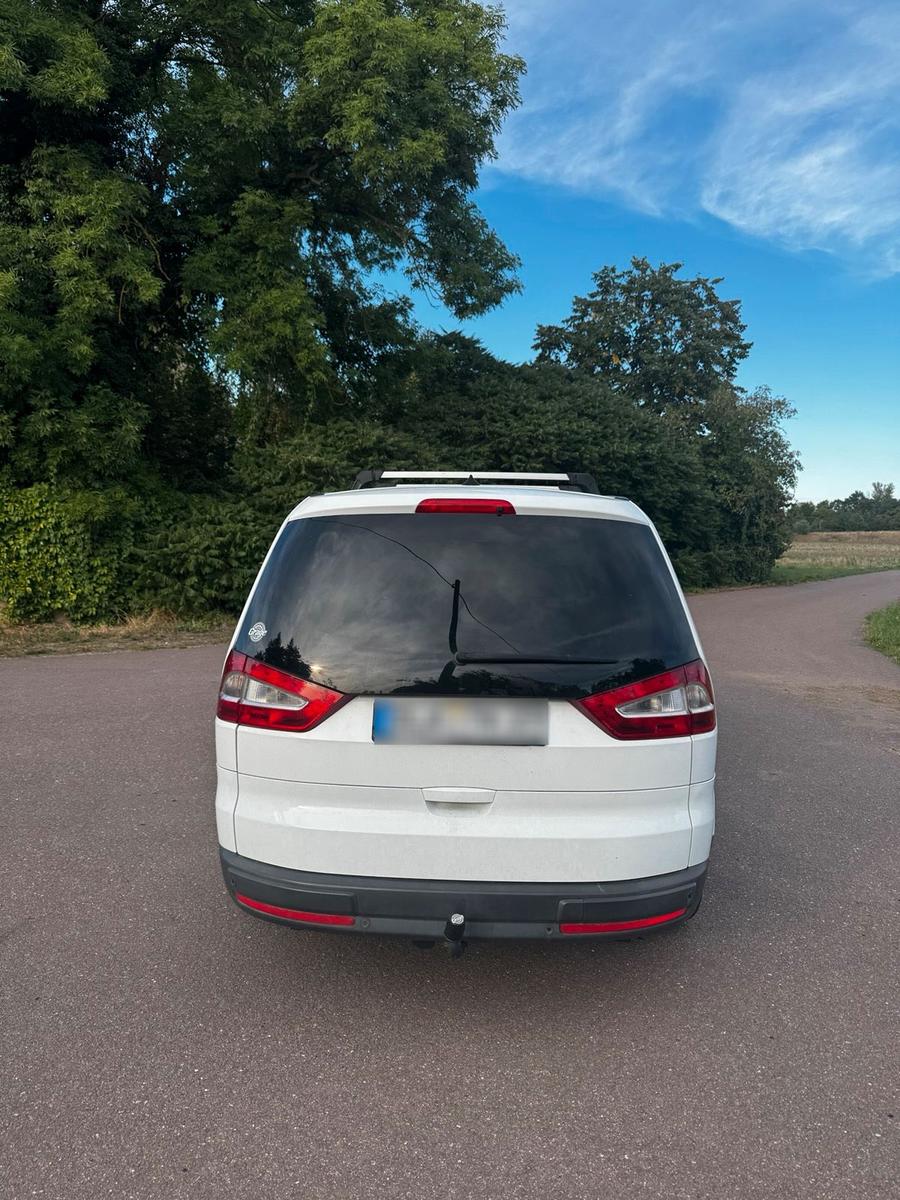 Ford Galaxy 2009 — photo 6