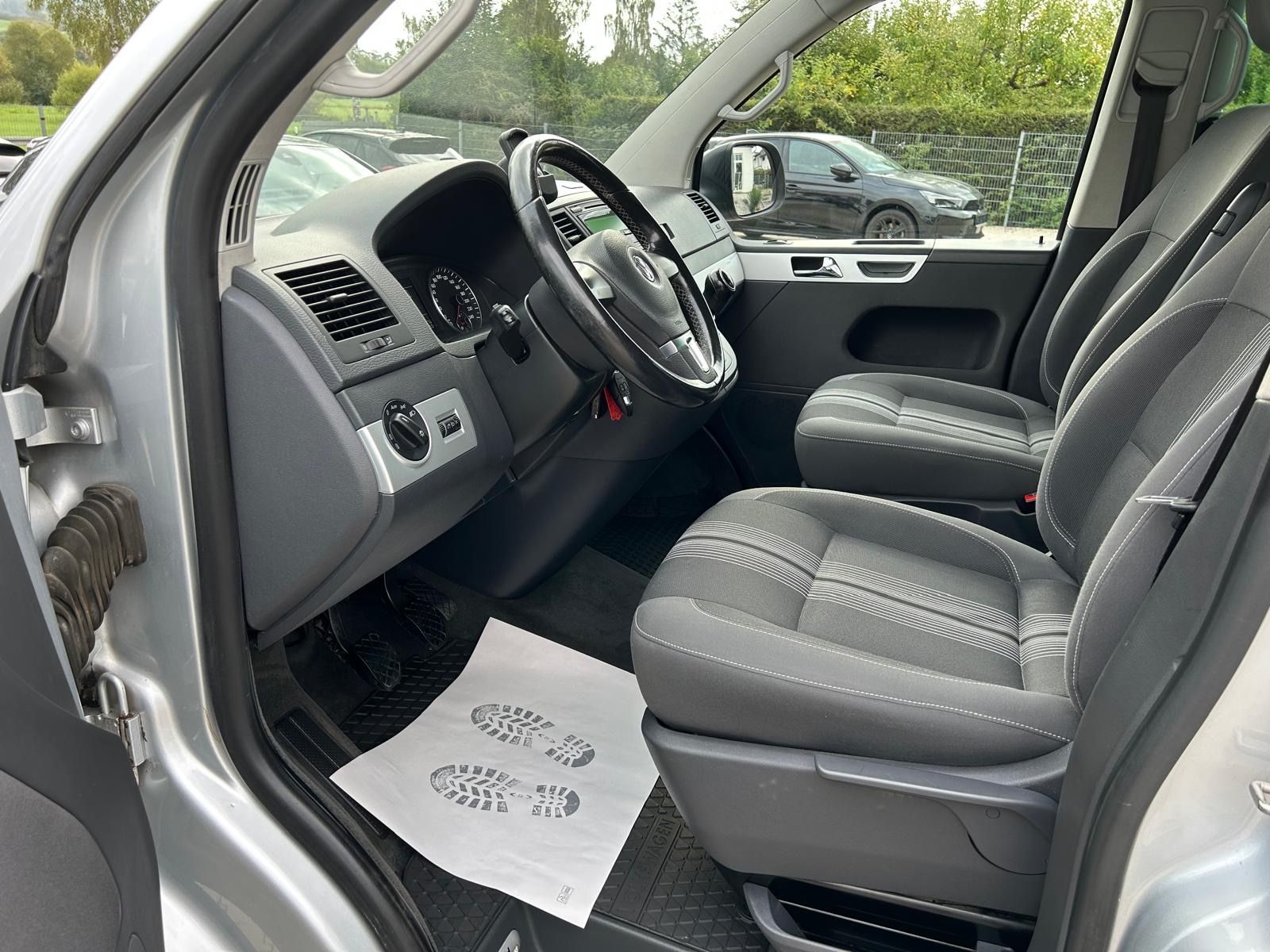 Fahrzeugabbildung Volkswagen T5 Multivan 2.0 TDI Match°Standheizung