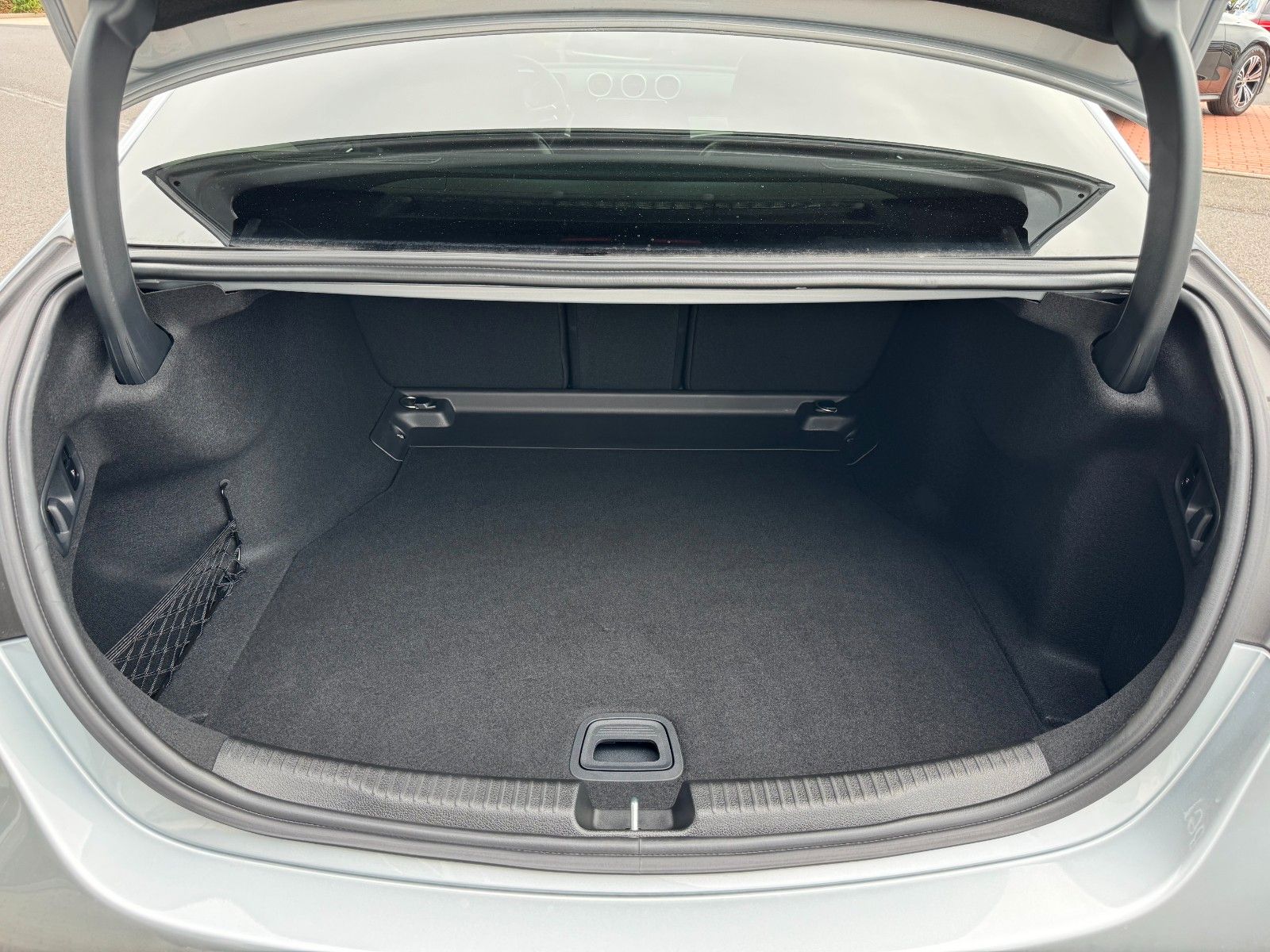 Fahrzeugabbildung Mercedes-Benz C 220 d AMG Distr+Burm+S-Dach+Ambiente