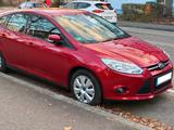Ford Focus MK3 rot, gepflegt, neue HU!  - Ford Focus aus 2011: Limousine