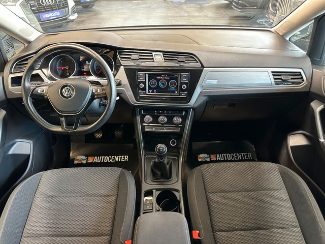 MYAUTOCENTER – Gebraucht- und Jahreswagen mit Werkstattservice in Pfaffenhofen Volkswagen Touran *1.HAND*Tempo*Klima*AHK*PDC*