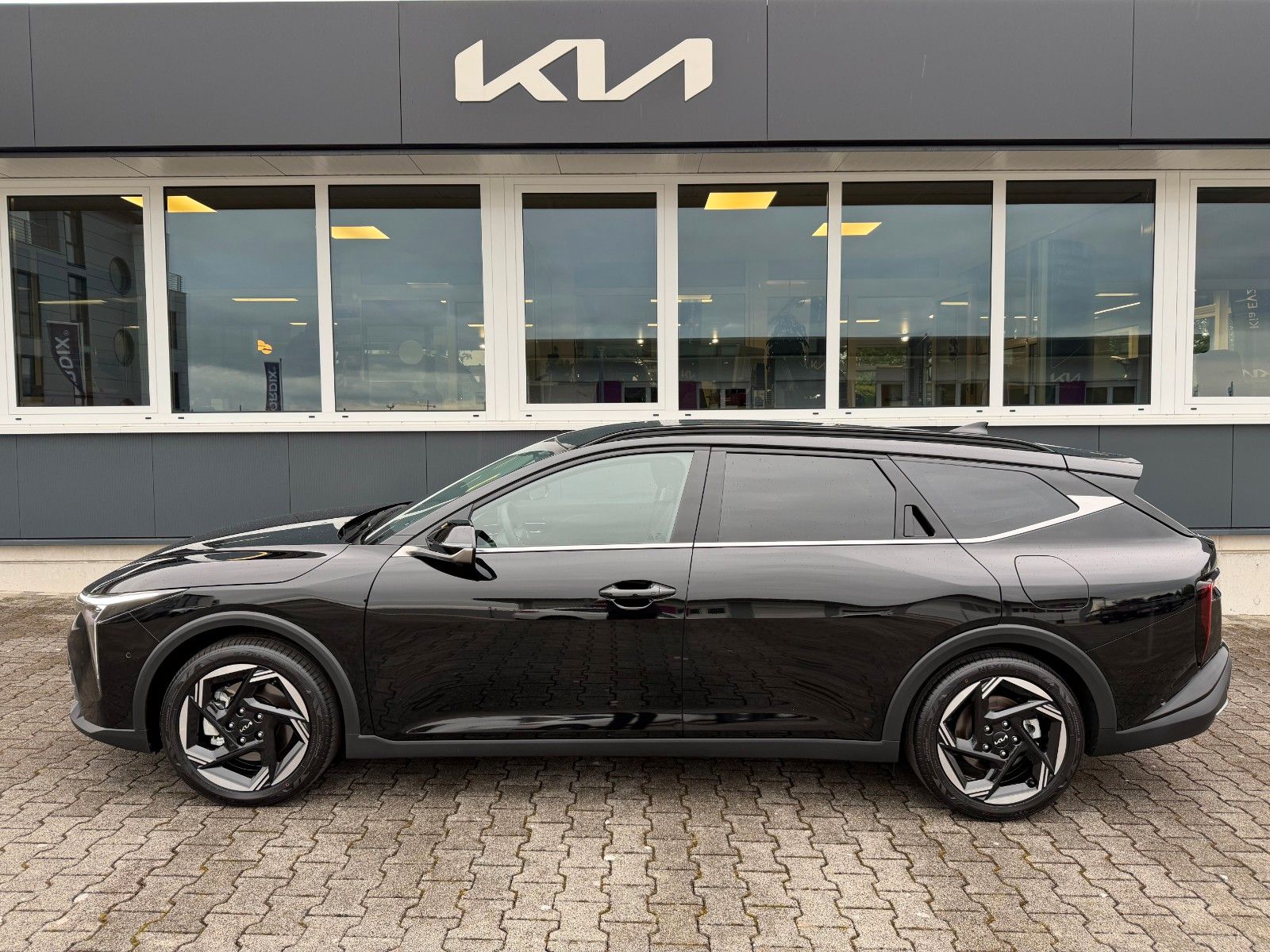 Fahrzeugabbildung Kia K4 Sportswagon 1.6 T-GDI 110kW DCT Spirit DWP SD