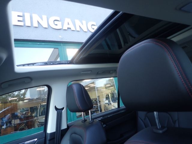 Fahrzeugabbildung SWM G05 Pro El. Panodach Leder digitales Cockpit App