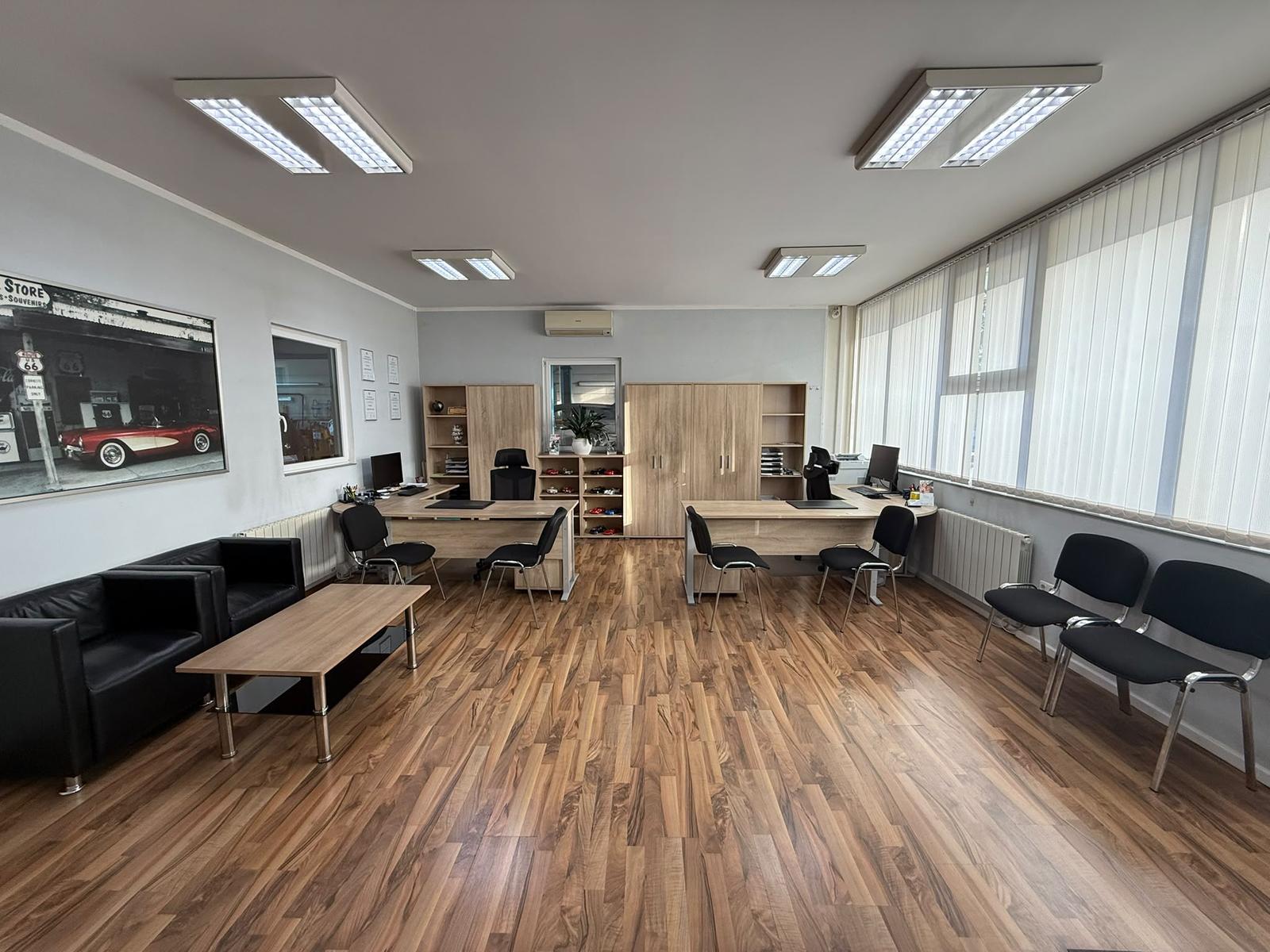 showroom-image-top