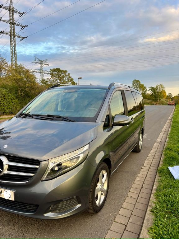 Image of Mercedes-Benz V 220