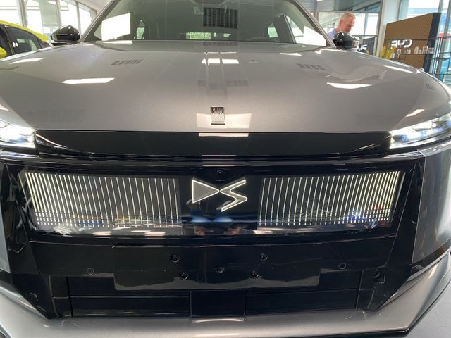 DS Automobiles N°8 Etoile LONG RANGE HUD+KeyLess