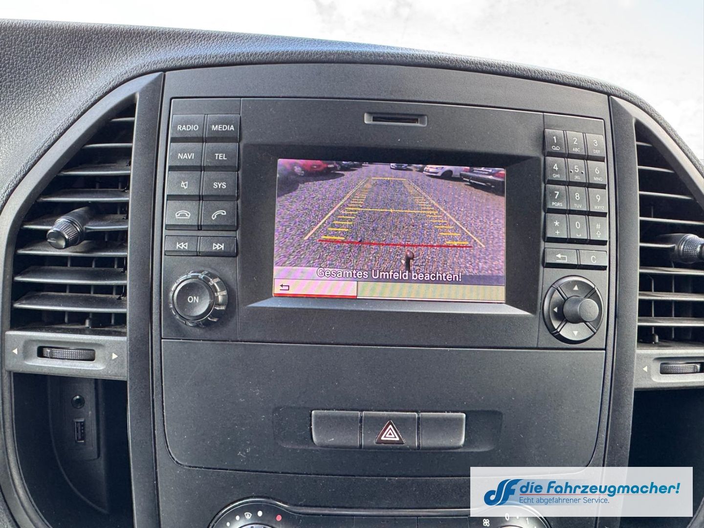 Fahrzeugabbildung Mercedes-Benz Vito Kasten 111 CDI FWD lang Rückfahrkam.*EXPORT