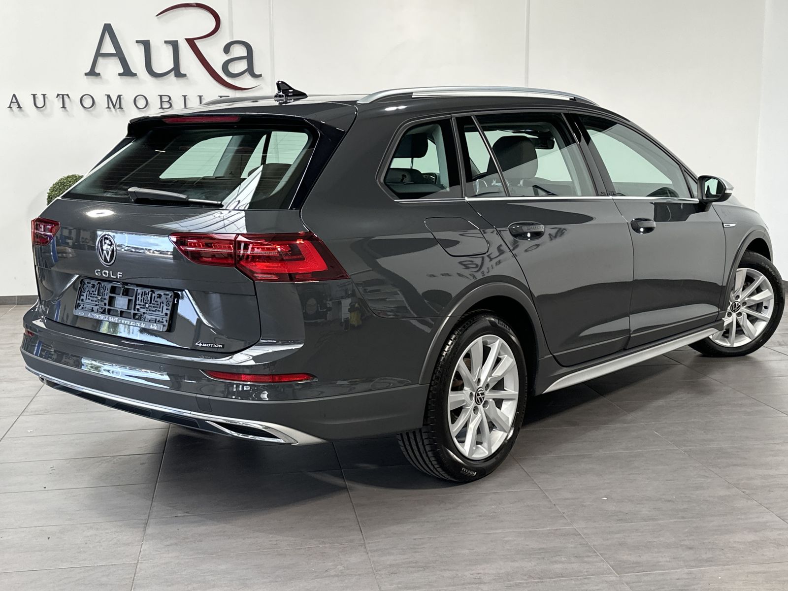 Fahrzeugabbildung Volkswagen Golf Variant Alltrack 4M DSG NAV+LED+ACC+PANO+VC