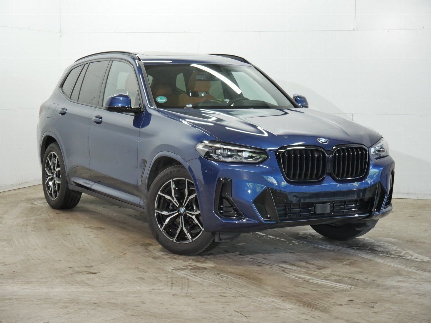 Fahrzeugabbildung BMW X3 xDrive20i M Sportpaket, Panorama-Glasdach, He