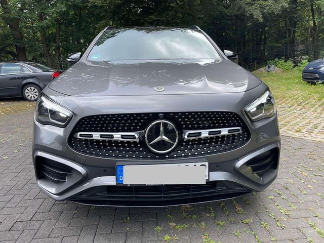 MERCEDES-BENZ GLA 200 GLA 200 d 4Matic ,AMG line, Pano,Standhe