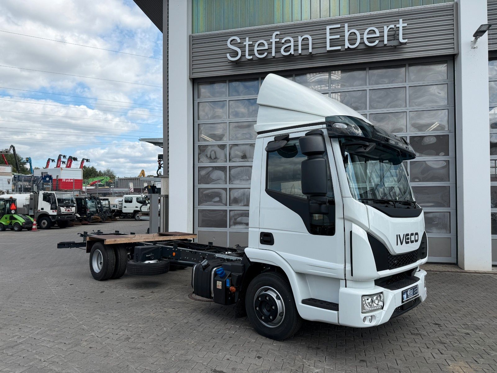 Fahrzeugabbildung Iveco Eurocargo ML80E21/P AHK Klima 3 Sitze Spoiler