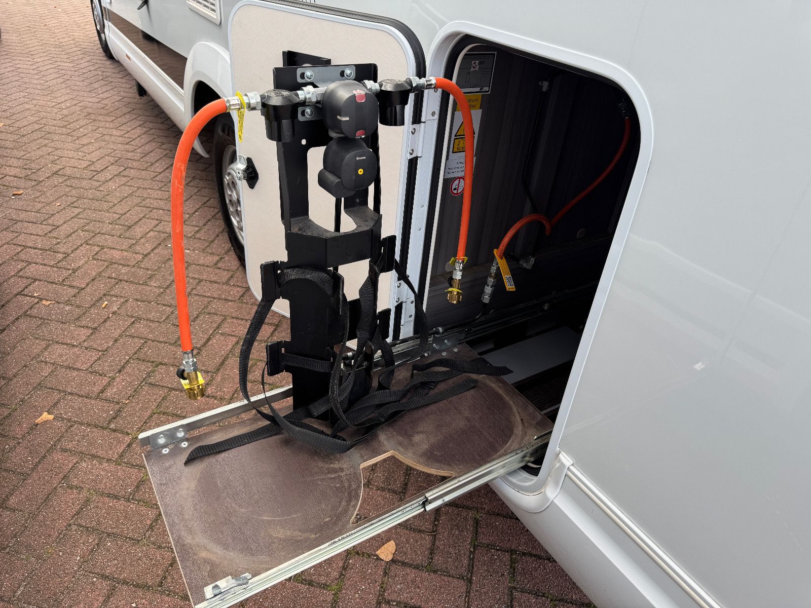 Fahrzeugabbildung Hobby T 65 HKM OPTIMA ON TOUR IC-LINE MAXXAIR BEARLOCK