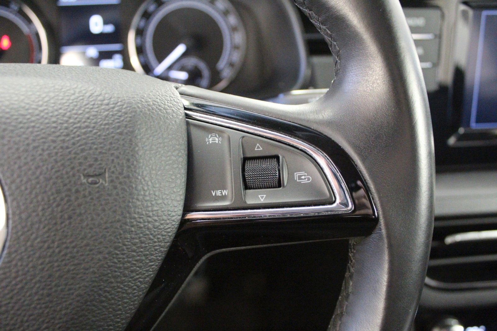 Fahrzeugabbildung SKODA Kamiq 1.0 TSI 85kW Ambition *Winterräder Alu*