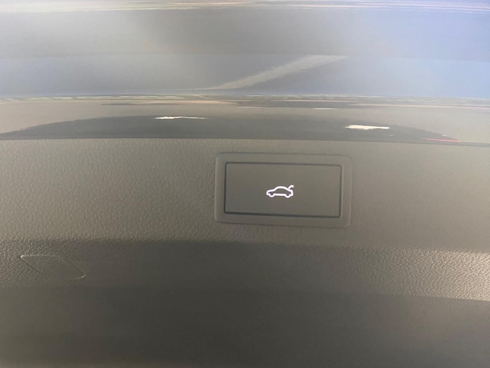Fahrzeugabbildung SKODA Karoq 1.5 ACT SPORTLINE+5J GA+MATRIX+ACC+360+AHK