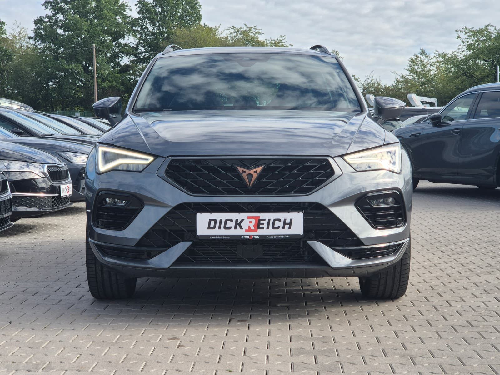 Fahrzeugabbildung CUPRA Ateca 1.5 TSI DSG PANO*DINAMICA*ACC*KAM*AHK*19"