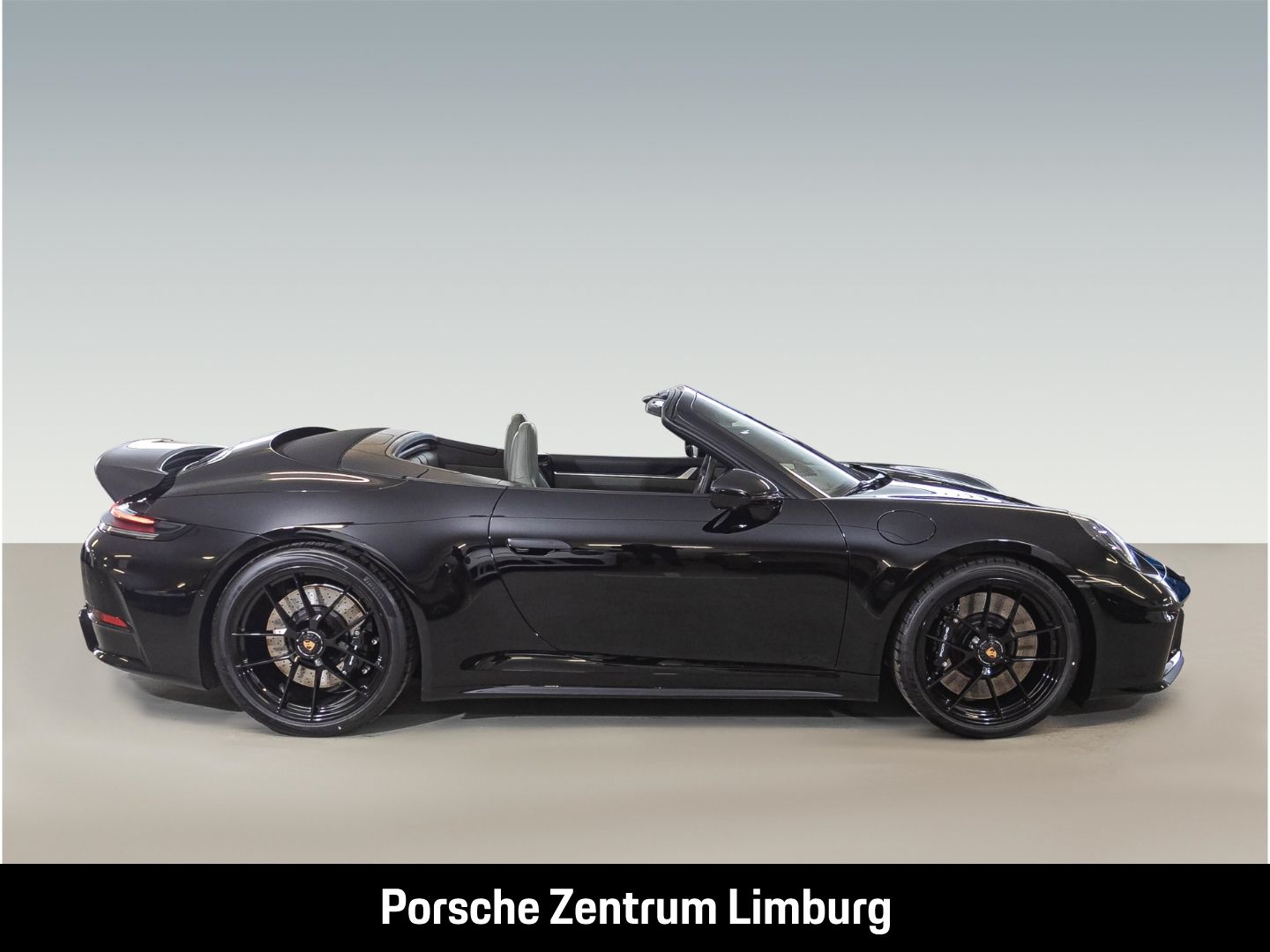 Porsche 992 911 Carrera 4 GTS Cabrio Burmester InnoDrive imagem 2