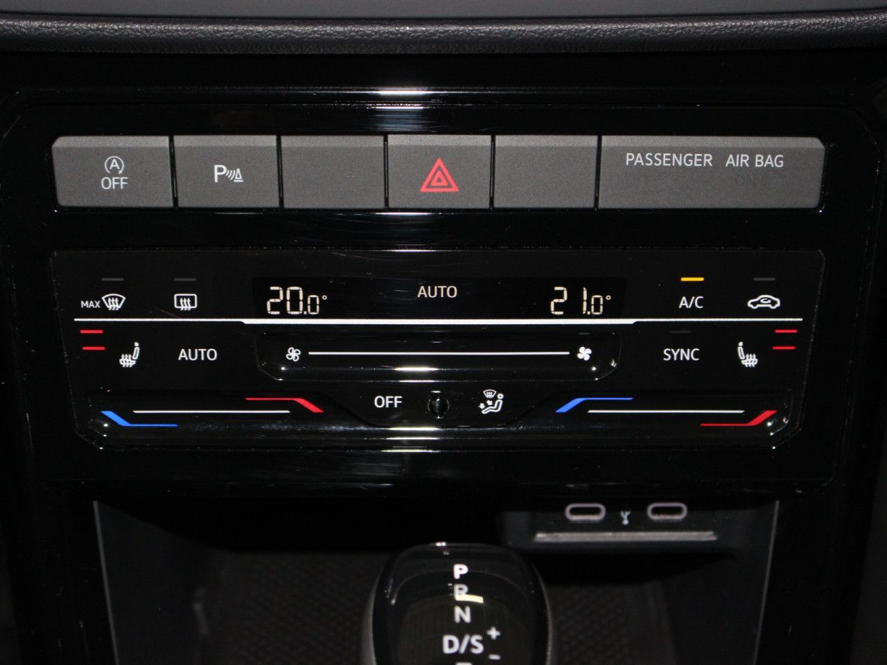 Fahrzeugabbildung Volkswagen T-Cross 1.0 TSI OPF Style DSG ACC/Virtual