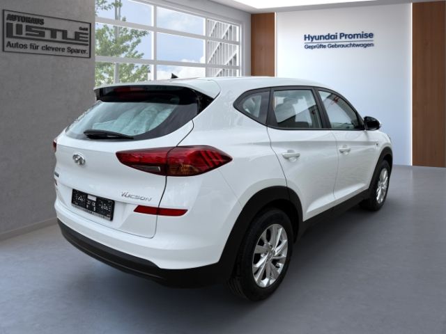Fahrzeugabbildung Hyundai Tucson Pure 2WD 1.6 +RADIO+KLIMA+LICHTSENSOR+BLU