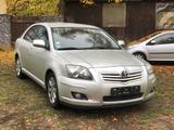 Toyota Avensis 1.8 VVT-i Liftback / Team *Klima *SZH - gebrauchte Toyota Avensis aus dem Jahr 2008