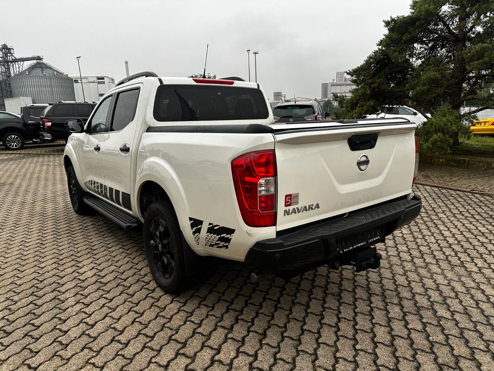 Fahrzeugabbildung Nissan Navara NP300 Acenta King Cab 4x4