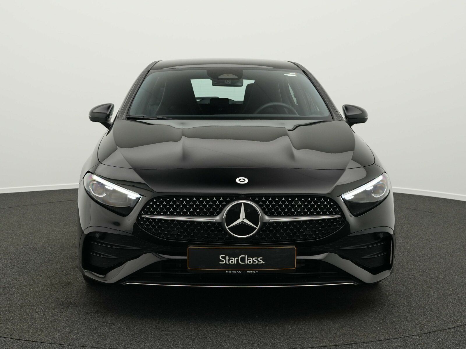 Mercedes-Benz A 200 d AMG-Line Multi+Kamera+Ambi imagem 2