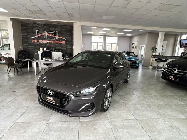 Hyundai i30 Style Fastback Navi/Kamera/AHK