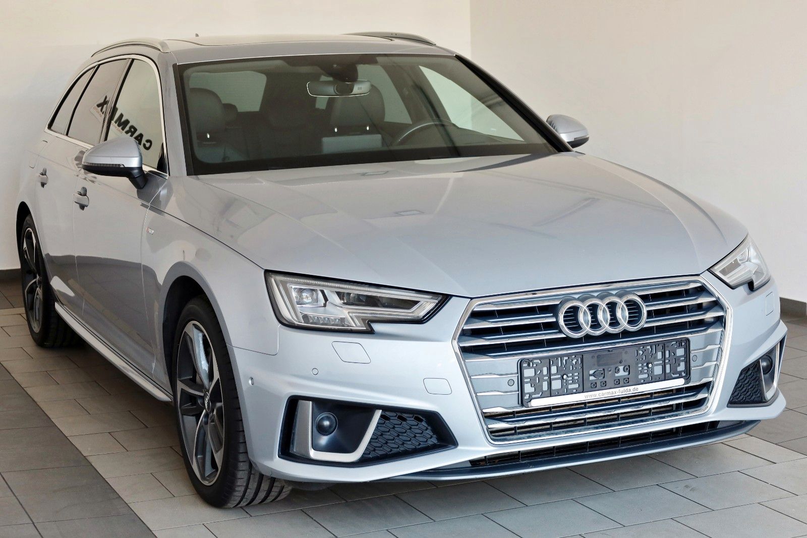 Fahrzeugabbildung Audi A4 Avant 45 TFSI S Line Leder,Navi,LED,Panorama