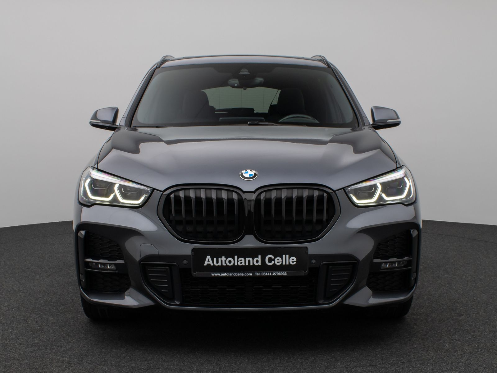 Fahrzeugabbildung BMW X1 xD25e M Sport Panorama Kamera HUD DAB HiFi