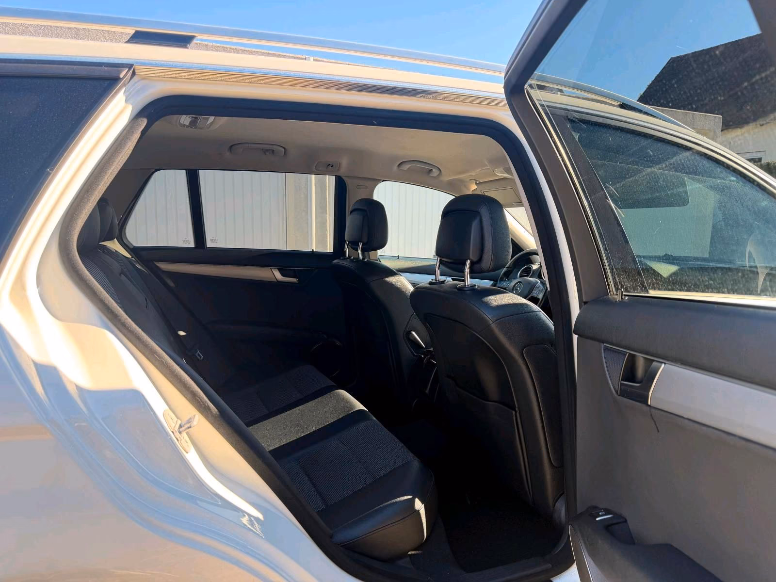 Mercedes-Benz C220 2012 — photo 15