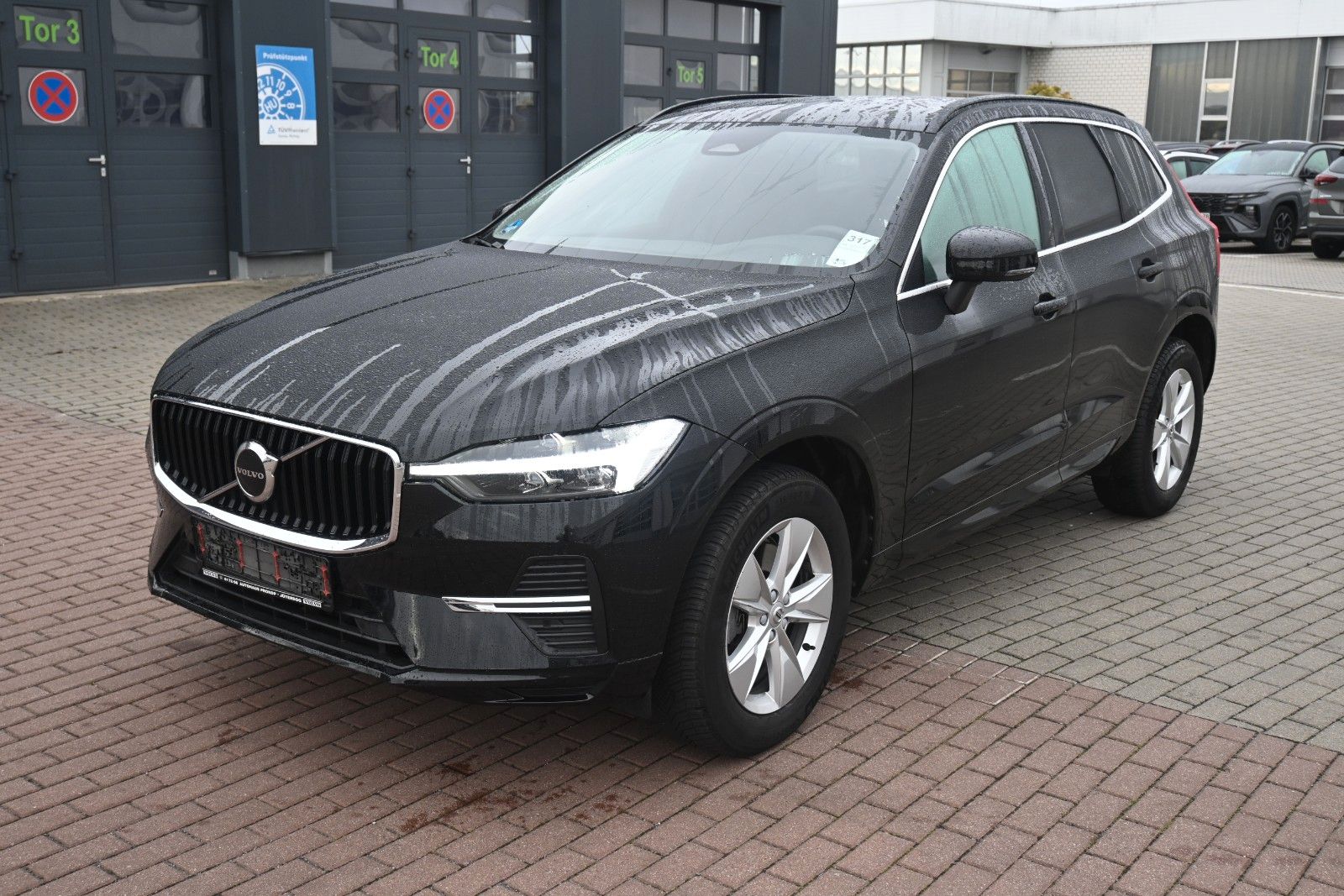 Fahrzeugabbildung Volvo XC60 B4 Benzin Core* LHZG*Allwetter*GoogleMaps*