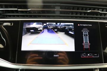 Audi Q8 - 12