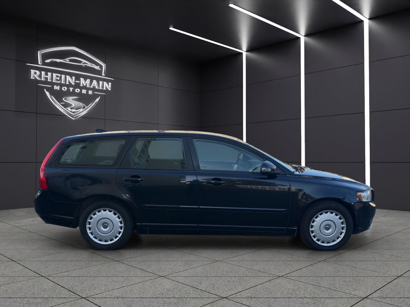 Volvo V50 2010 — photo 6