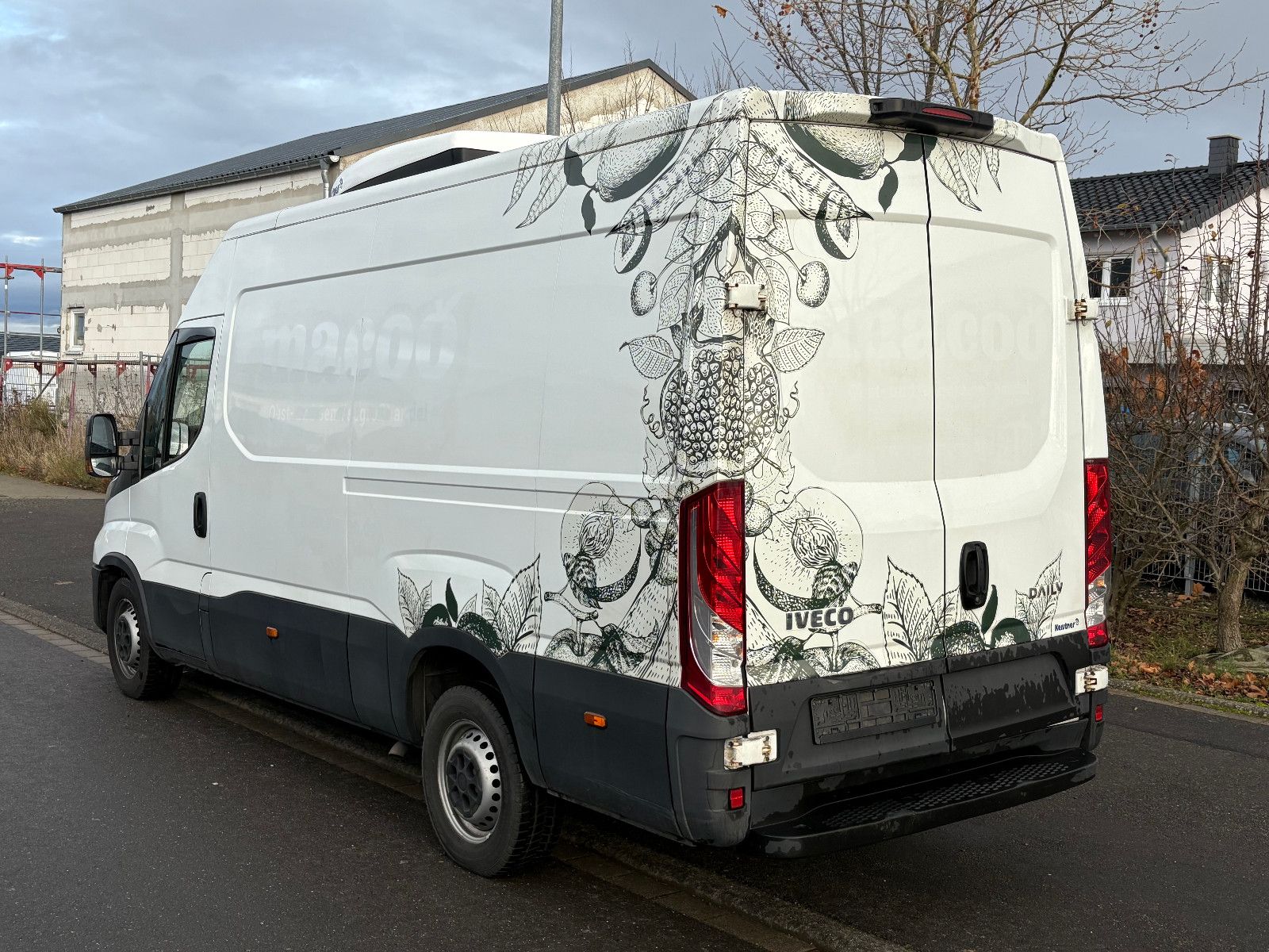 Fahrzeugabbildung Iveco Daily Kasten HKa 35 S ... V Radstand 3520 L/3-SI