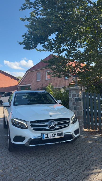 Image of Mercedes-Benz GLC 220