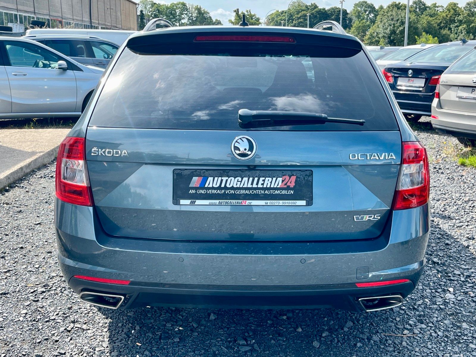 Fahrzeugabbildung SKODA Octavia Combi RS DSG Navi Leder Pano SPORTDESIGN