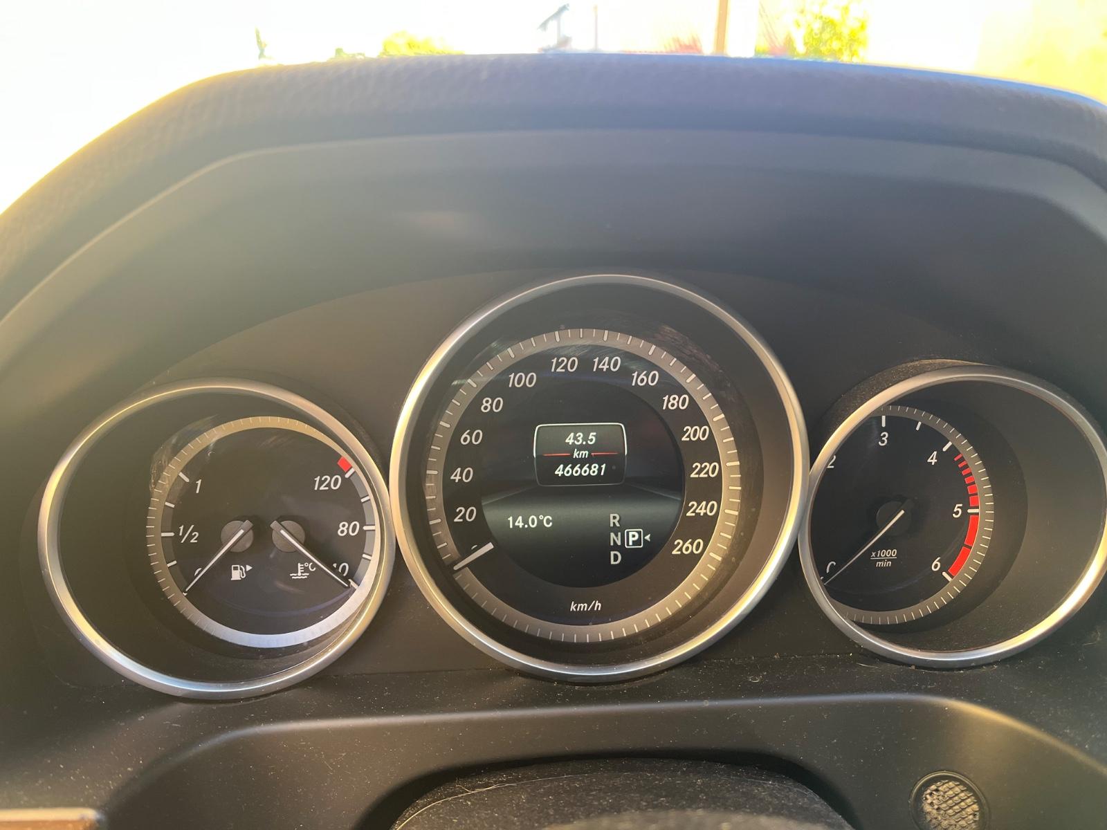 Mercedes-Benz E200 2014 — photo 7