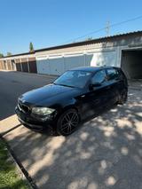 BMW E87 120i  170 PS Benziner facelift Modell - BMW 120 aus 2007: 120i