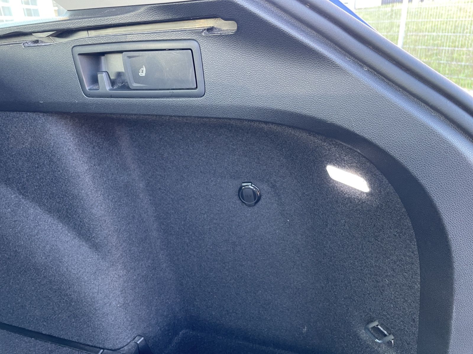 Fahrzeugabbildung Volkswagen Golf VIII Variant Style TSI LED+ ACC SH RearView