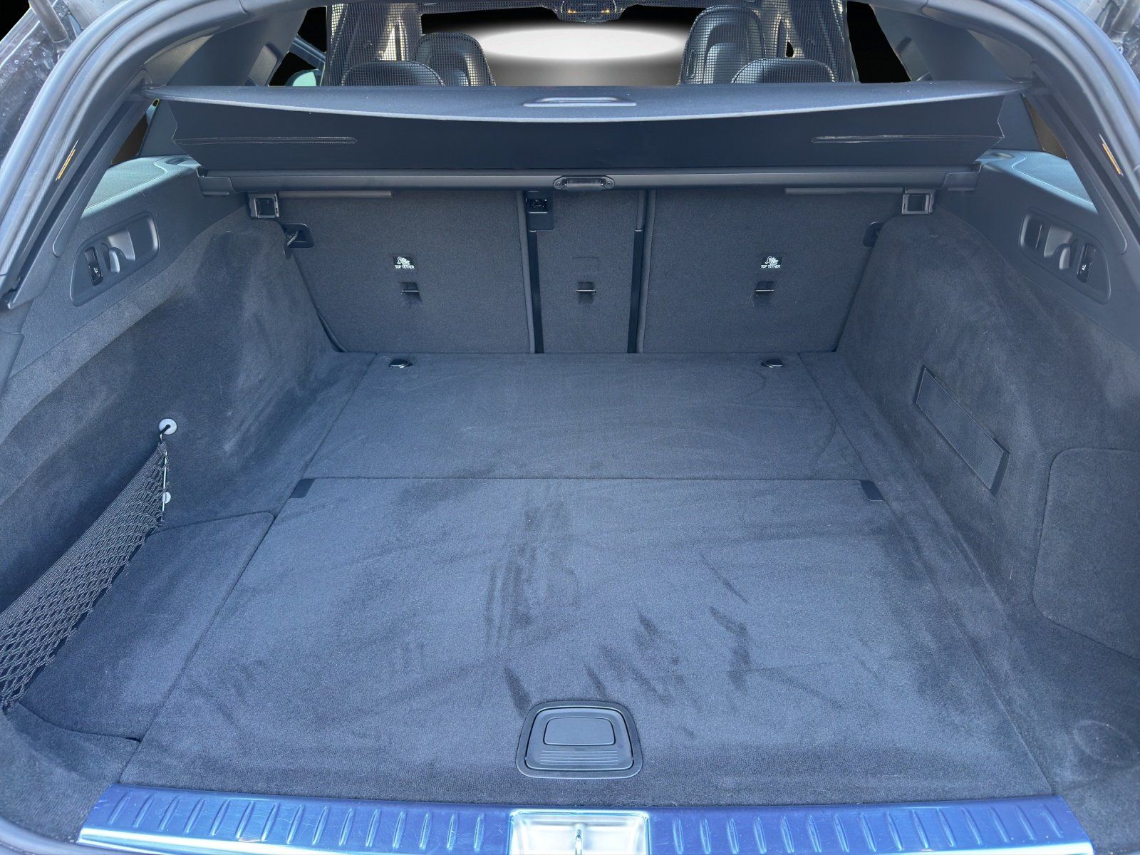 Fahrzeugabbildung Mercedes-Benz E 220 d 4M T AMG Standhzg PANO Distronic AHK